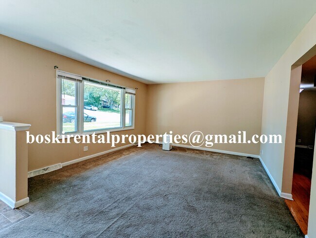 living room - 248 Flintridge Dr