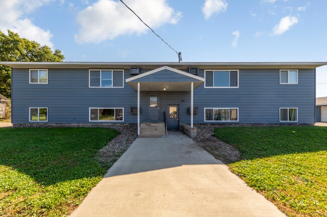 Building Photo - 1402 Division St W