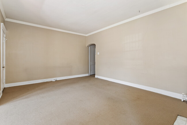 Living Room - 5863 Northumberland St