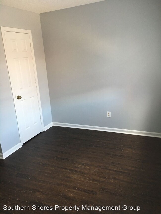 Building Photo - 2 br, 1.5 bath House - 1415 Dove Run Unit B
