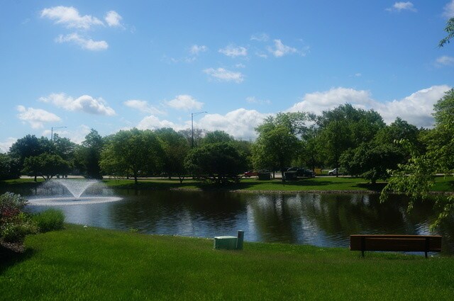 Foto del edificio - 624 Berkley Ct