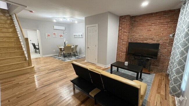 Photo - 1635 Lecount St Townhome