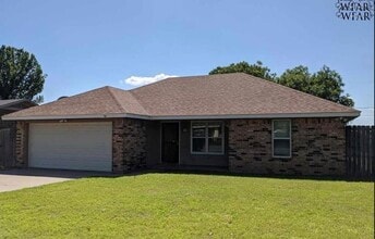 Building Photo - 1204 Lisa Ln