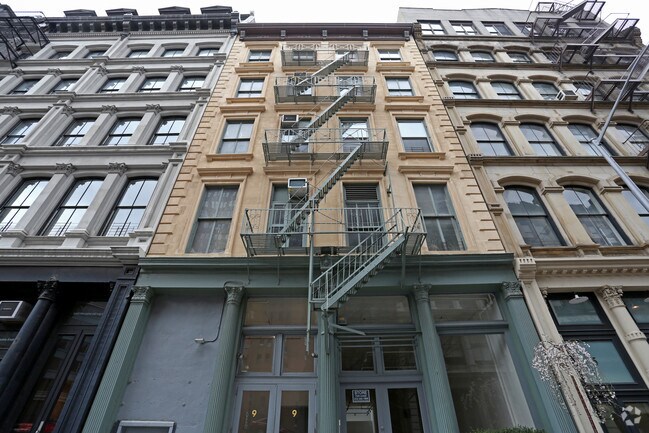 Foto del edificio - 9-11 White St