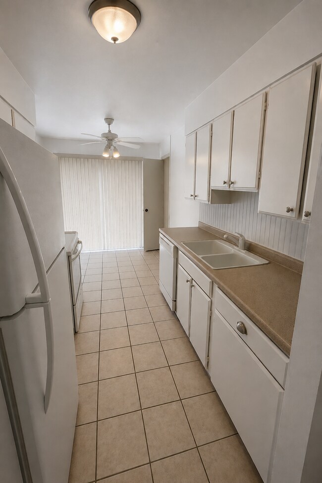 Foto del edificio - Spacious Ground Level 2 Bedroom 1 Bath