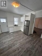 Building Photo - 103 Shuter St