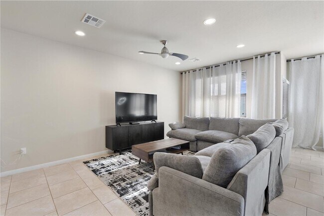 Foto del edificio - 417 Epiphany Ln