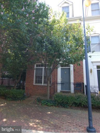 Building Photo - 2404 13th Ct N