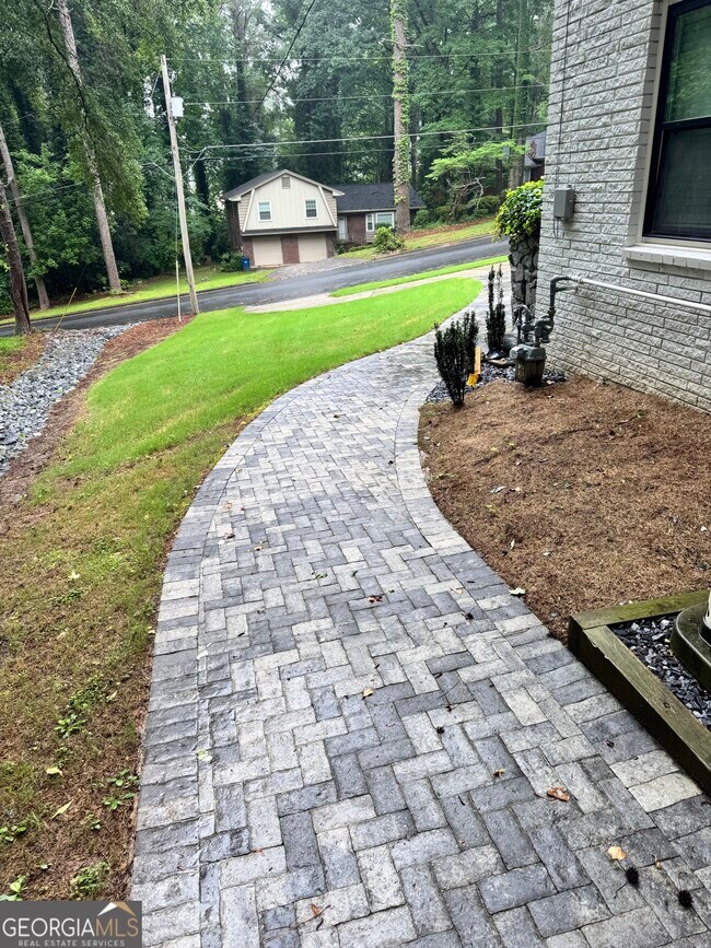 Foto del edificio - 2618 Meadow Lark Dr