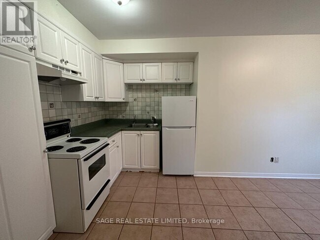 Photo du bâtiment - 4868 Dundas St W