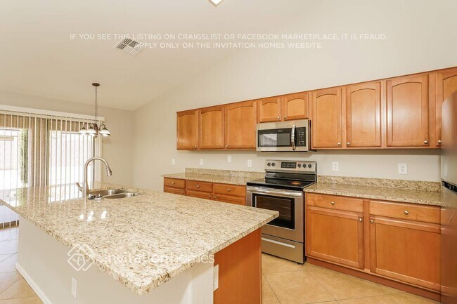 Building Photo - 15890 W Pima St
