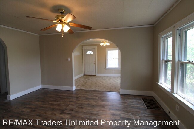 Building Photo - 3 br, 1 bath House - 121 Pershing Pl