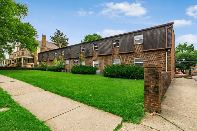 Building Photo - 65 E 18th Ave