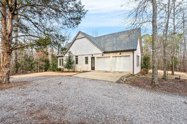 Building Photo - 323 Lee Rd 88