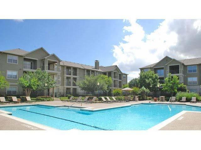 Foto del edificio - 14723 W Oaks Plaza Dr