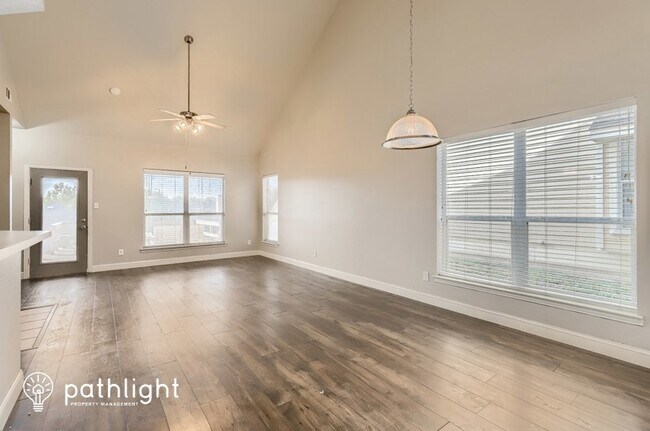 Foto del edificio - 412 Creekside Drive