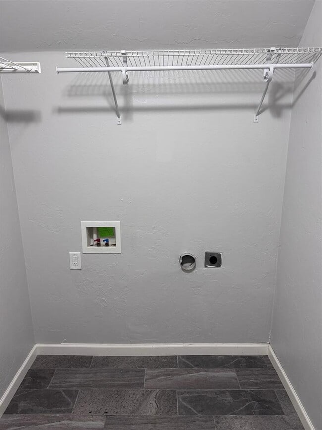 Foto del edificio - 2201 Buena Vida Ln