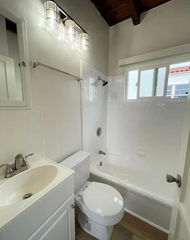 Building Photo - 134 S Crimea St