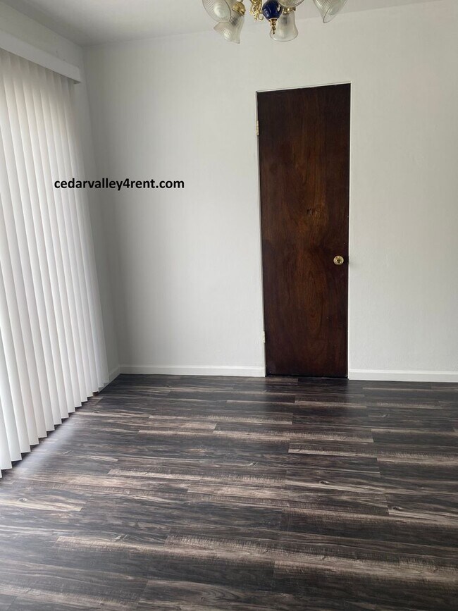 Foto del edificio - 717 Bismark Ave