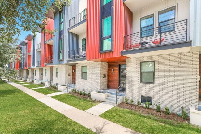 Foto del edificio - 3737 Bienville Ave