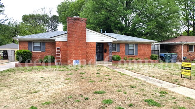 Building Photo - 1655 S White Station Rd