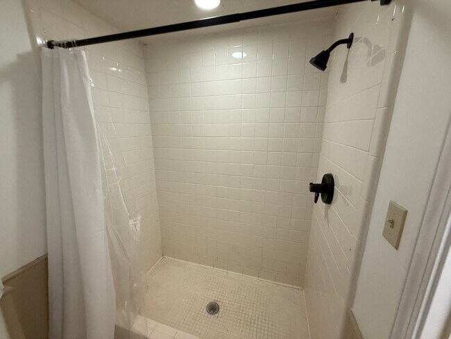 Foto del edificio - Luxury 4 Bed Home with Bonus Rooms and Pool