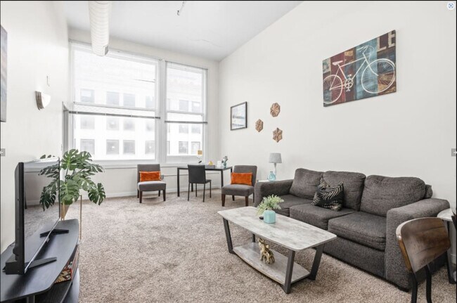 Building Photo - 50 N Illinois St