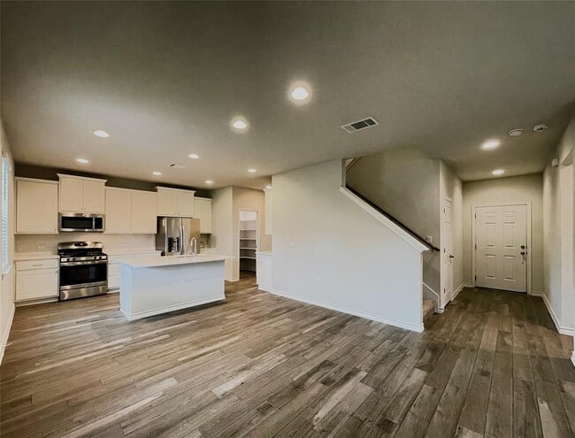 Building Photo - 1602 Jacey Way