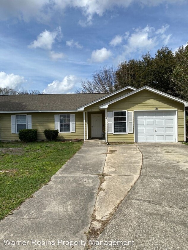 Primary Photo - 4 br, 2 bath House - 126 Ash Ct