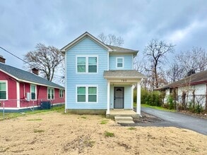 Building Photo - 780 Woodlawn St