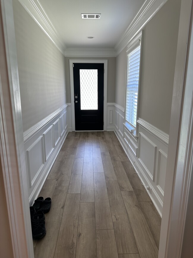 Building Photo - 469 Paxton Lp