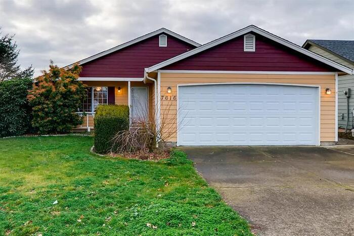 Primary Photo - 7616 NE 159th Ave, Vancouver, WA, 98682