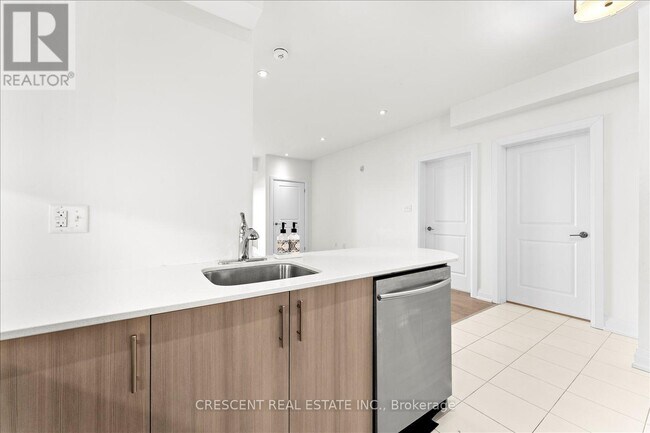 Photo du bâtiment - 300 Essa Rd