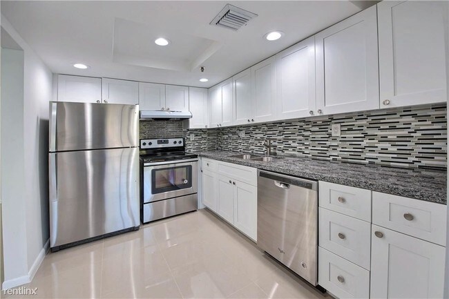 Foto del edificio - 17890 W Dixie Hwy