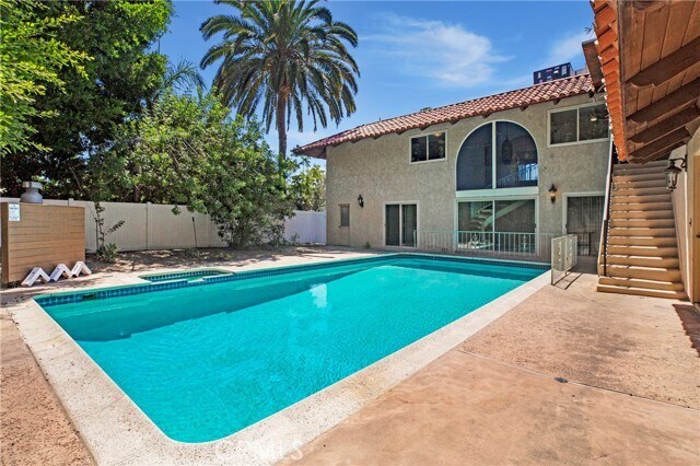 Primary Photo - 1731 La Loma Dr