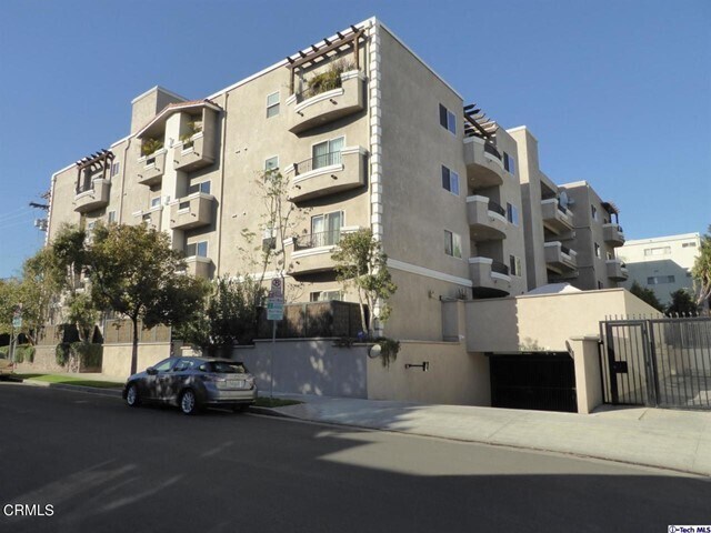 Foto del edificio - 1410 N Curson Ave