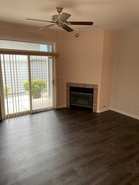 Foto del edificio - 8500 E Jefferson Ave