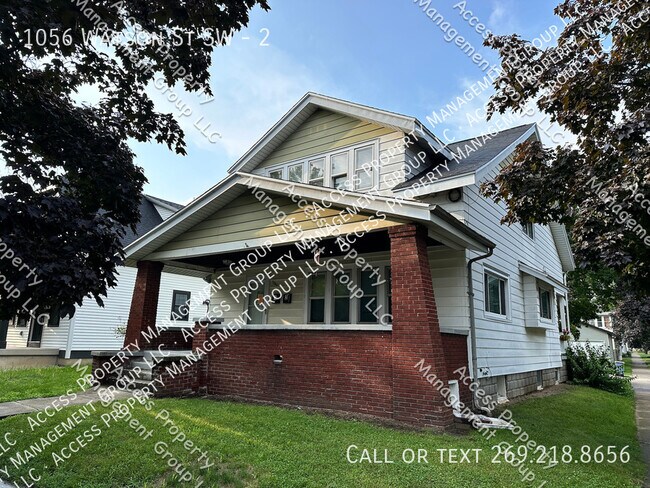 Building Photo - NW SW Side Nice Looking 2 Bedroom Close to...