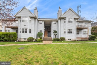 Building Photo - 305 Ventnor Ct