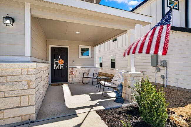Building Photo - 4037 Bermuda Ln