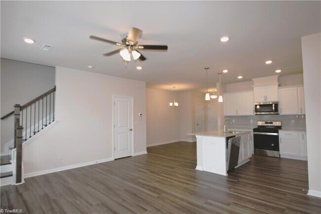 Foto del edificio - 3704 Feltham Ln