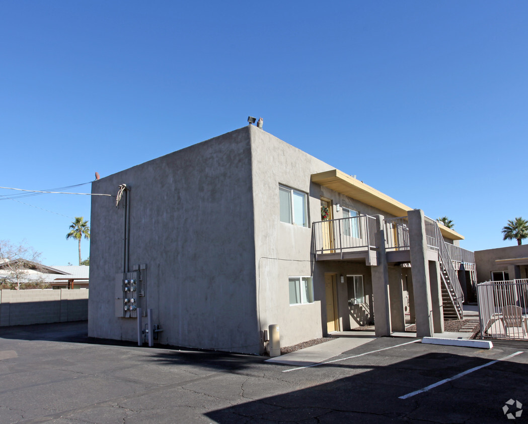 Foto del edificio - Palm Cove Apartments