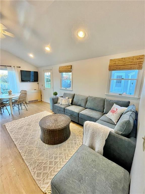 132 Highland Ave Unit 2, Portsmouth, RI 02871 Room for Rent in Portsmouth, RI