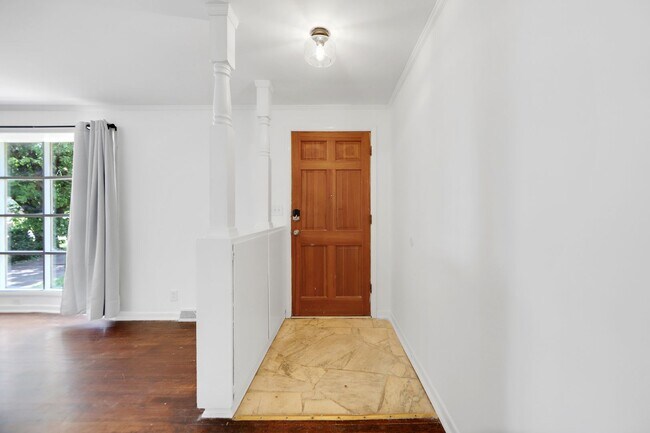 Foto del edificio - 3407 Batavia St