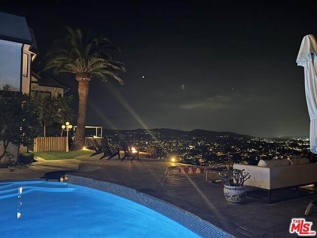 Foto del edificio - 3485 Ridgeford Dr