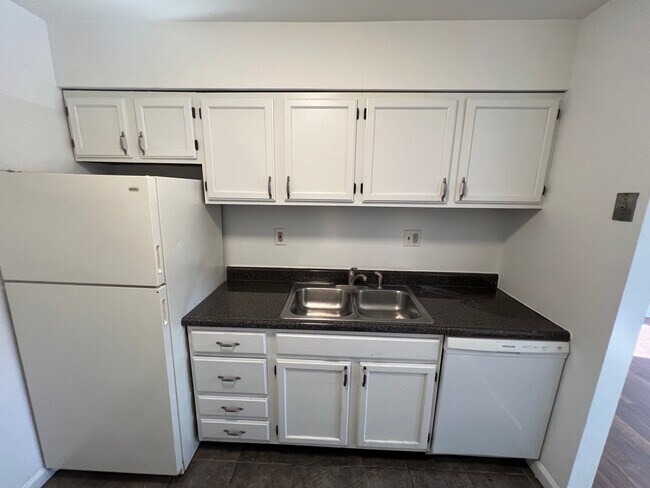 Foto del edificio - 4390 McPherson Ave