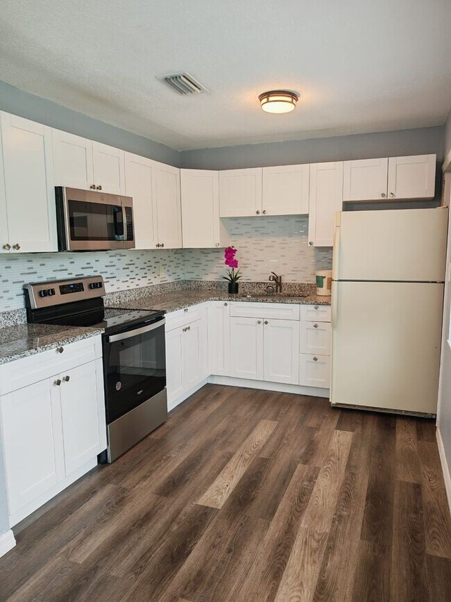 Foto del edificio - Charming 2-Bedroom Duplex Near Fossil Park...