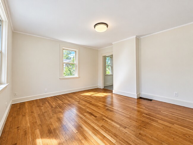 Building Photo - 149 Bussey St