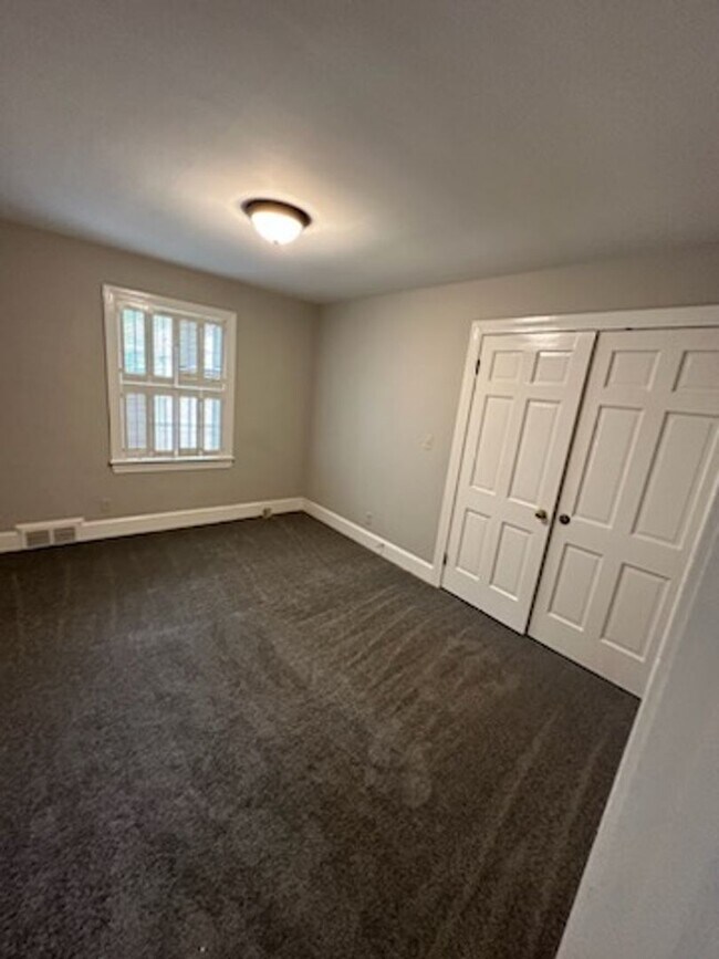 Foto del edificio - 2670 Grosvenor Pl