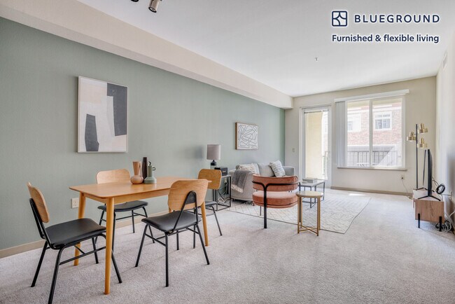 Foto del edificio - 5211 DeMarcus Blvd